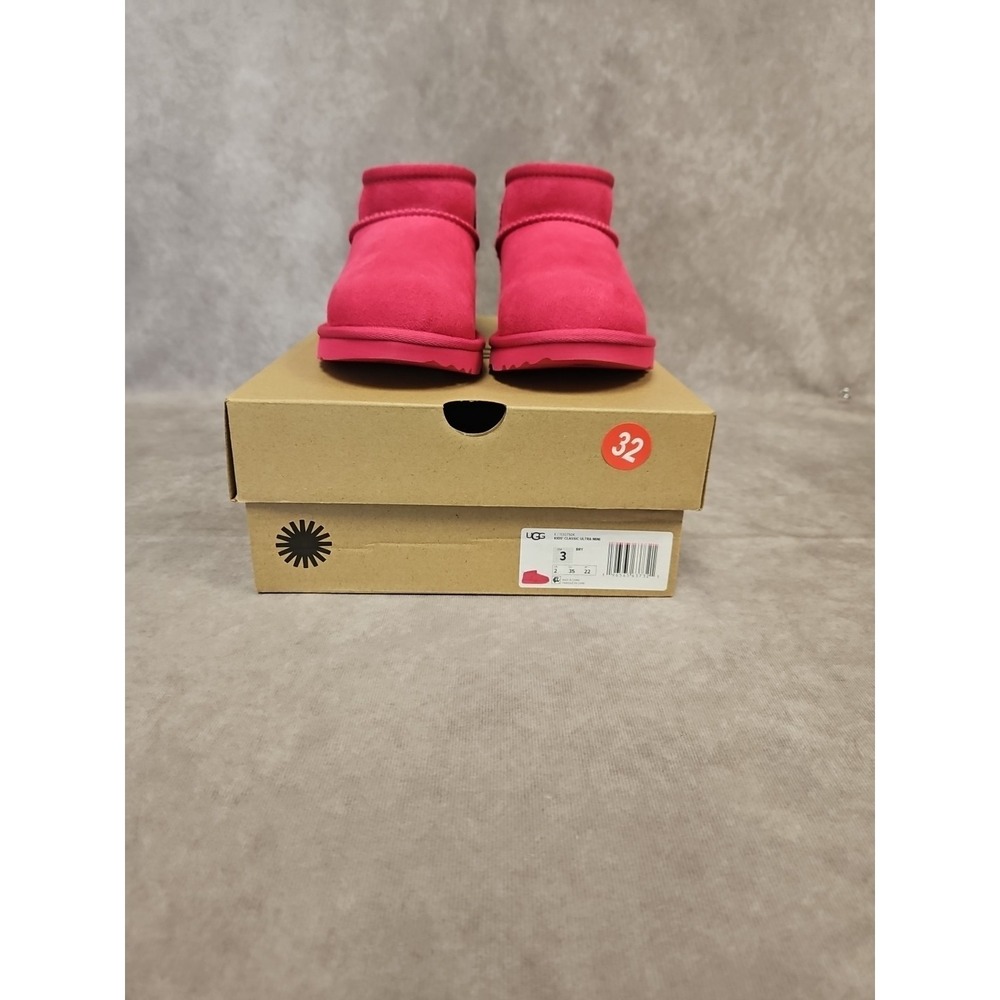 UGG Kids' Classic Ultra Mini Boot with Original Box 1130750K Pink Size 3 kids